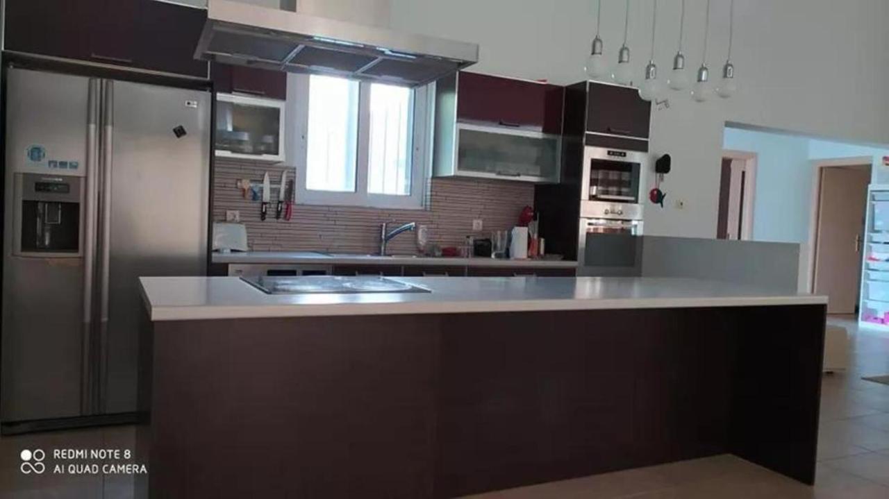 Luxurious 6 Bedroom Villa In A Great Location Chalkida Exterior photo